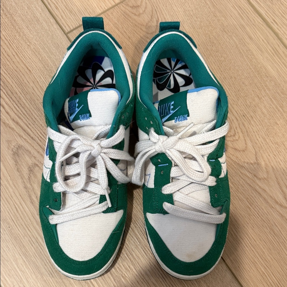 Nike Dunks in Green and White - Picture 2 of 4